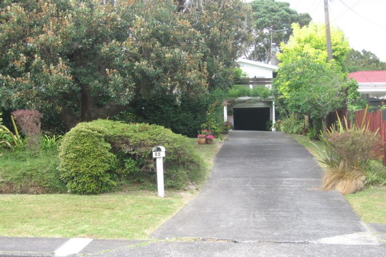 Photo of property in 33 Sunnyfield Crescent, Glenfield, Auckland, 0629