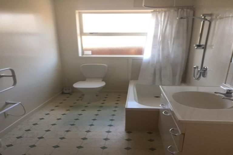 Photo of property in 83 Yaldhurst Road, Sockburn, Christchurch, 8042