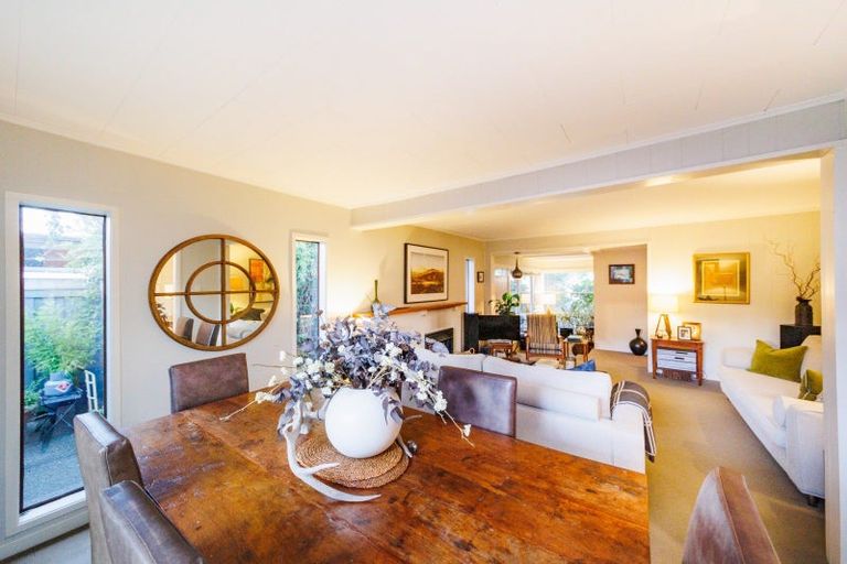 Photo of property in 98 Jickell Street, Hokowhitu, Palmerston North, 4410