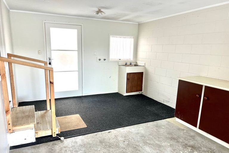 Photo of property in 1/15 Hamilton Road, Papatoetoe, Auckland, 2025