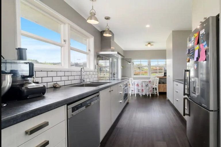 Photo of property in 20 Collie Drive, Pukehangi, Rotorua, 3015