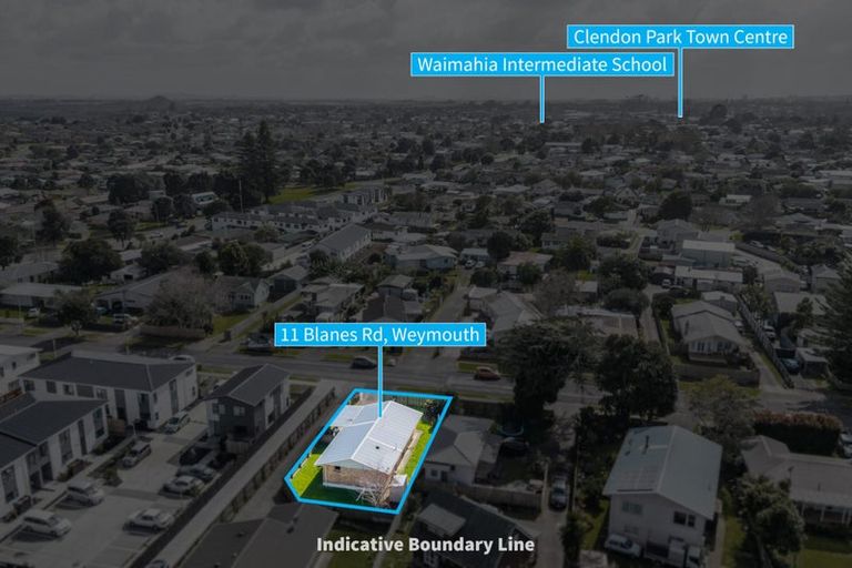 Photo of property in 11 Blanes Road, Weymouth, Auckland, 2103