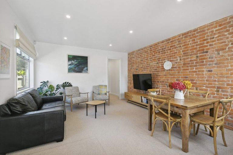 Photo of property in 201 Onepu Road, Lyall Bay, Wellington, 6022