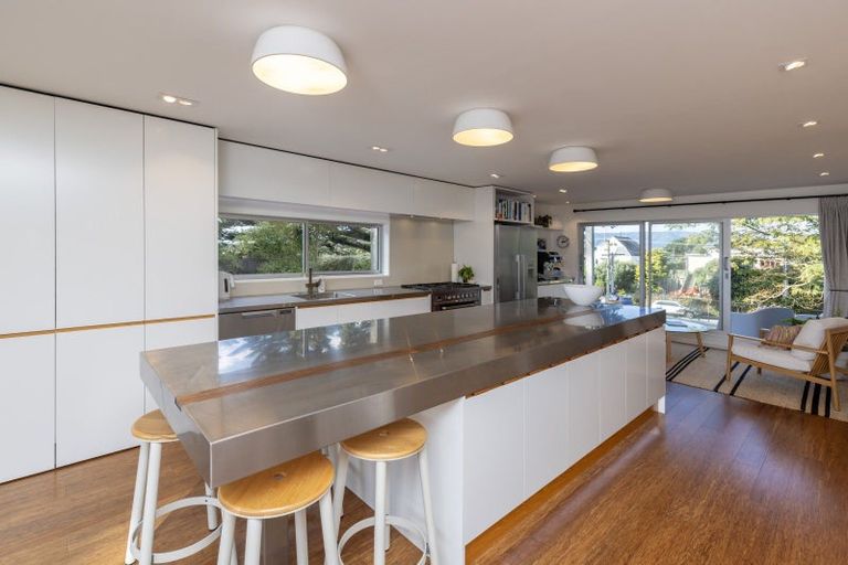 Photo of property in 5 Wharemauku Road, Raumati Beach, Paraparaumu, 5032