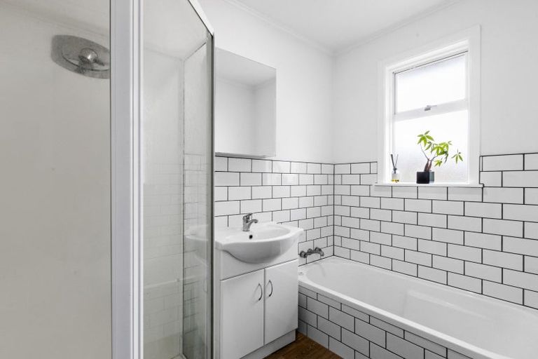 Photo of property in 98 King Street, Taradale, Napier, 4112