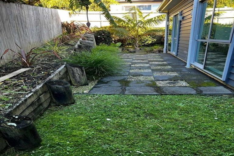 Photo of property in 89b William Bayes Place, Red Beach, 0932