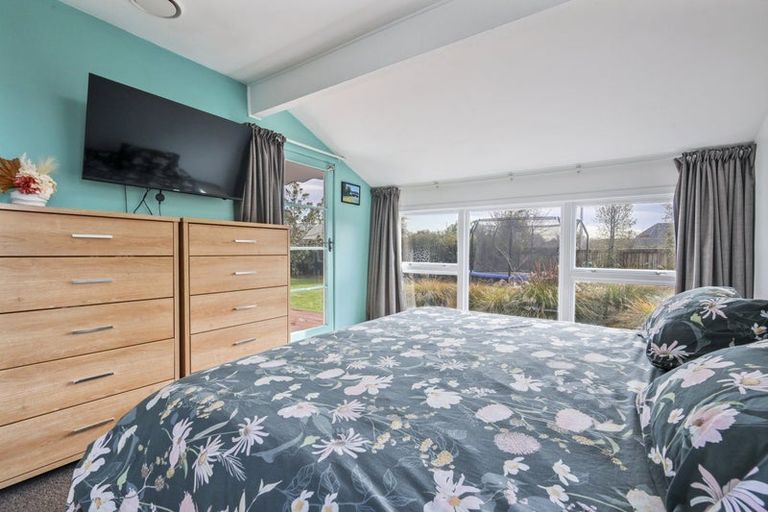 Photo of property in 2 Wallace Place, Rangiora, 7400