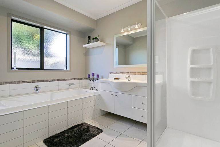 Photo of property in 24 Jasmine Place, Cambridge, 3434