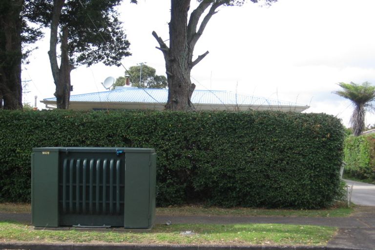 Photo of property in 83 Archibald Road, Kelston, Auckland, 0602