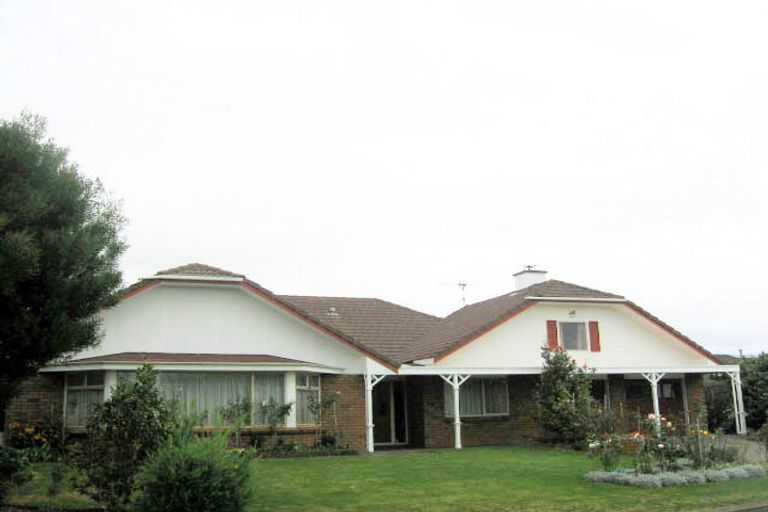 Photo of property in 10 Pinewood Grove, Paraparaumu Beach, Paraparaumu, 5032