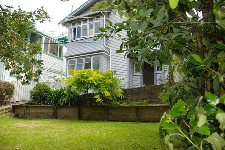 Photo of property in 104 Glenmore Street, Northland, Wellington, 6012