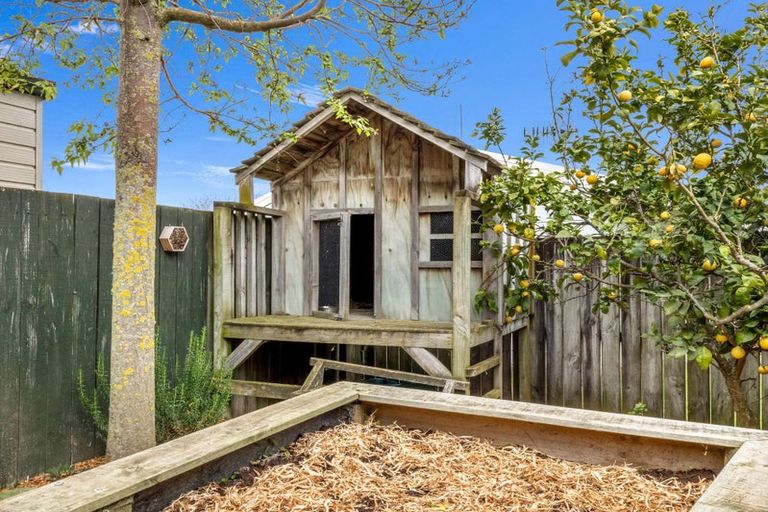 Photo of property in 34 Dahlstrom Grove, Kelvin Grove, Palmerston North, 4414