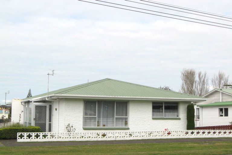 Photo of property in 2/183 Seaview Road, Westown, New Plymouth, 4310
