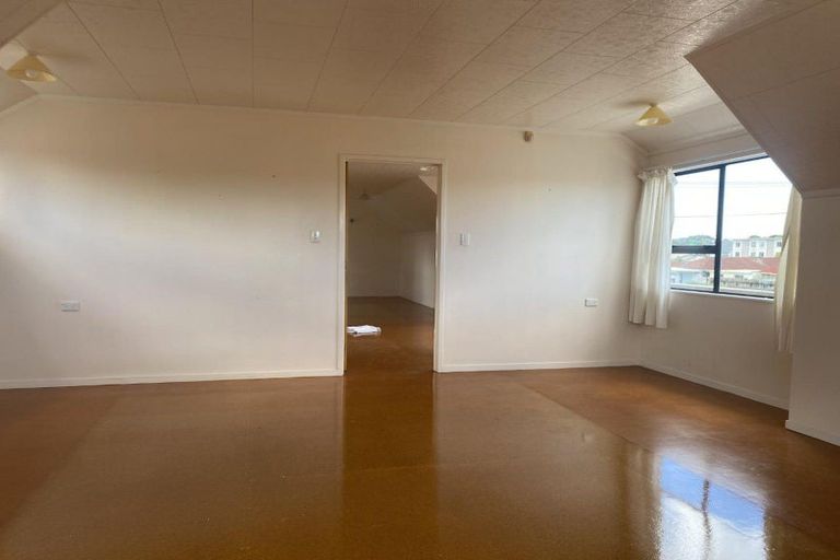 Photo of property in 18 Riverside Road, Orewa, 0931