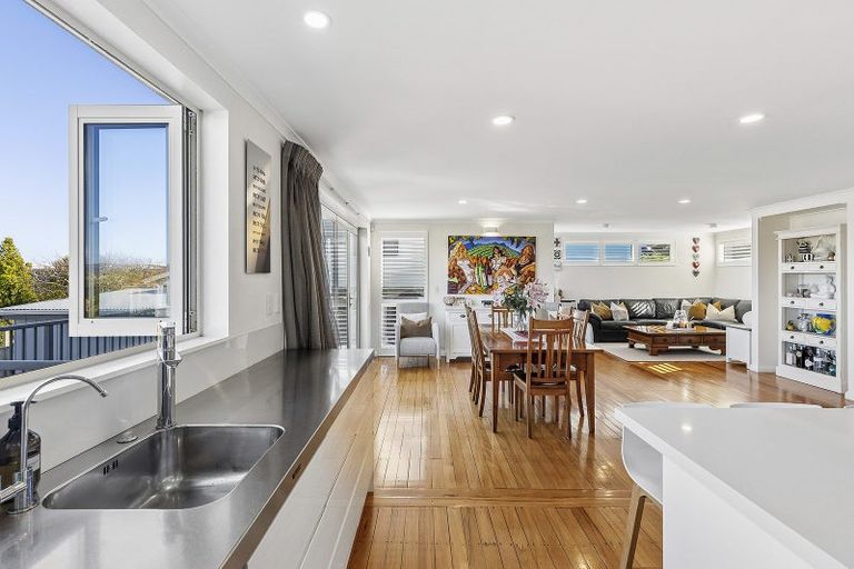 Photo of property in 14 Corlett Road, Plimmerton, Porirua, 5026
