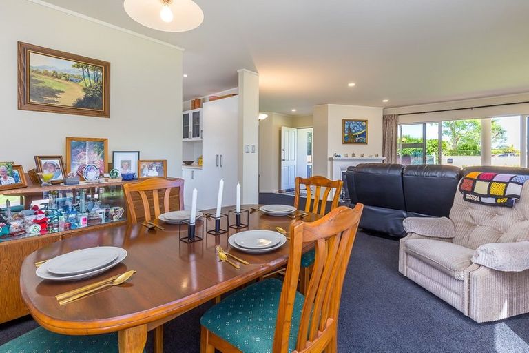 Photo of property in 25 Sunny Crescent, Huapai, Kumeu, 0810