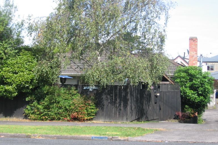 Photo of property in 36 Arawa Street, New Lynn, Auckland, 0600