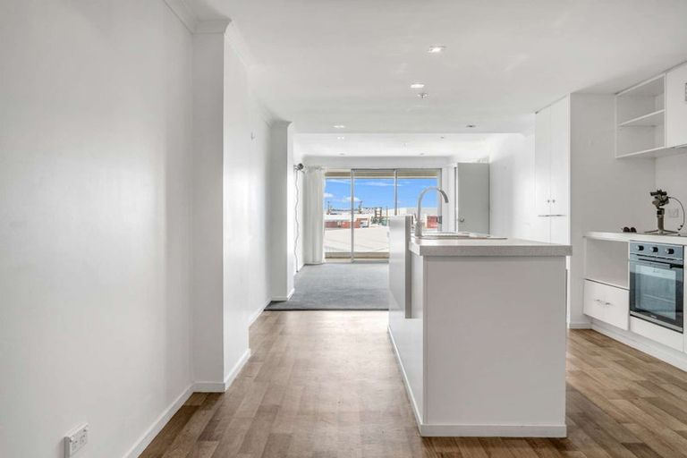 Photo of property in 215/332 Maunganui Road, Mount Maunganui, 3116