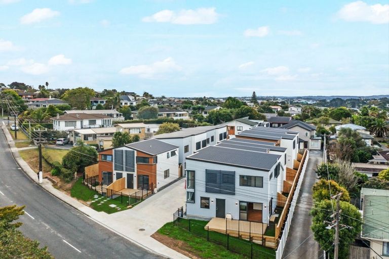 Photo of property in 4/196 Royal Road, Massey, Auckland, 0614