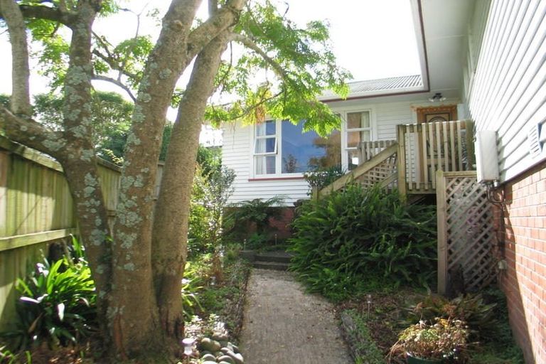 Photo of property in 65 Pomaria Road, Henderson, Auckland, 0610