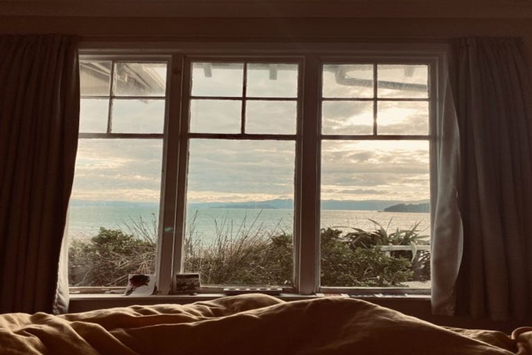 Photo of property in 70 Evans Bay Parade, Roseneath, Wellington, 6021