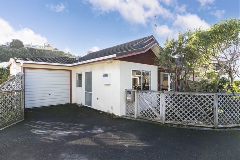 Photo of property in 6 Macalister Place, Miramar, Wellington, 6022