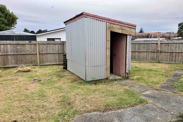 Photo of property in 57 Kelman Road, Kelston, Auckland, 0602
