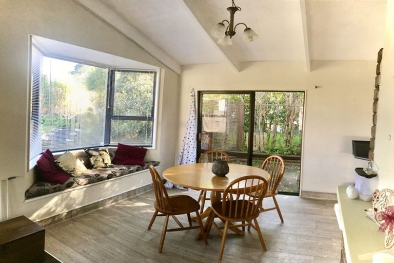 Photo of property in 20 Montjoy Street, Stratford, 4332