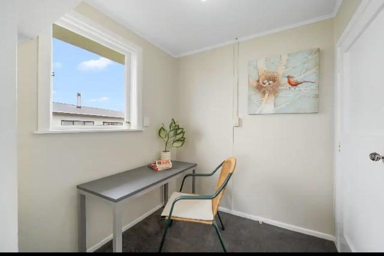 Photo of property in 17 Caduceus Place, Ascot Park, Porirua, 5024