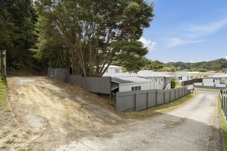 Photo of property in 33 Kairanga Crescent, Wainuiomata, Lower Hutt, 5014