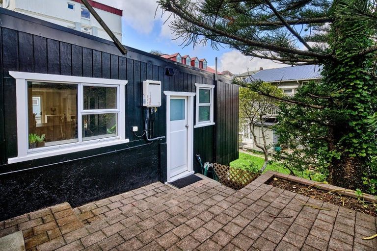 Photo of property in 1 Maurice Terrace, Te Aro, Wellington, 6011