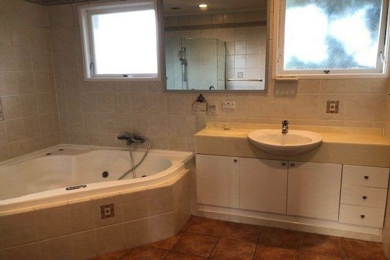 Photo of property in 135 Birkenhead Avenue, Birkenhead, Auckland, 0626