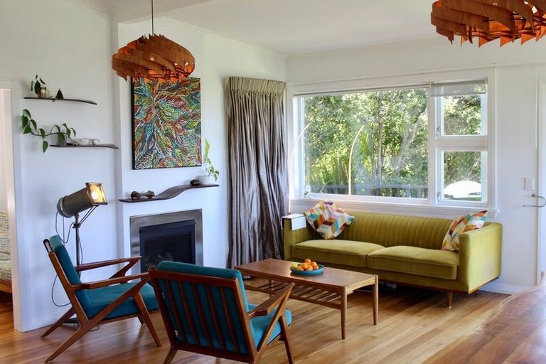 Photo of property in 47 Harbour View Road, Northland, Wellington, 6012