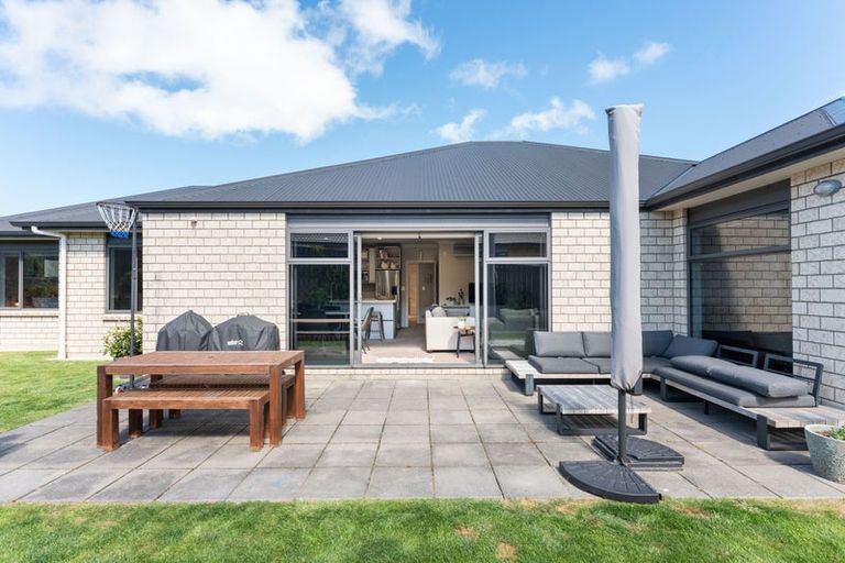 Photo of property in 21 Nelson Avenue, Aotea, Porirua, 5024