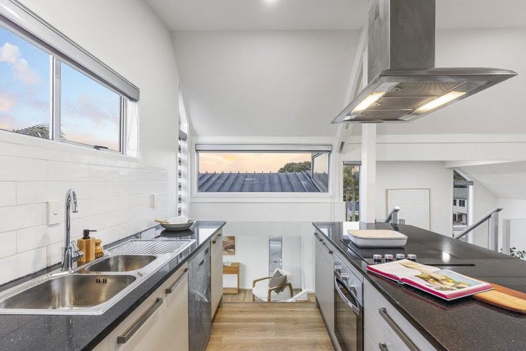 Photo of property in 3a Pah Road, Cockle Bay, Auckland, 2014