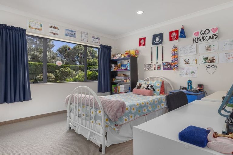 Photo of property in 38 Pohutukawa Drive, Levin, 5571
