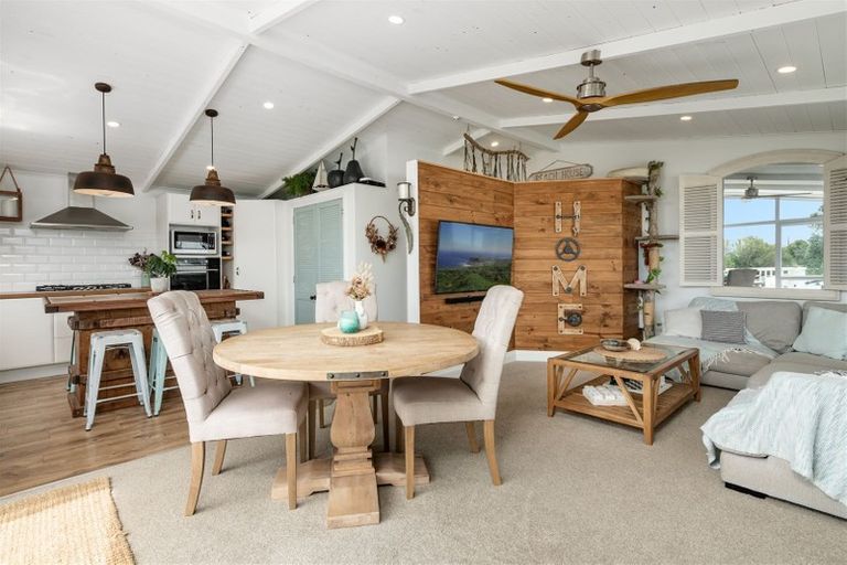 Photo of property in 41 Simpson Road, Papamoa Beach, Papamoa, 3118