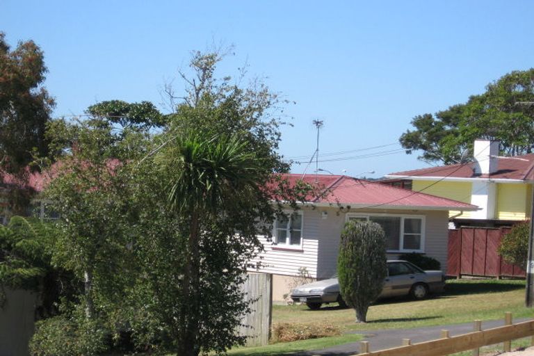 Photo of property in 7 Mayall Avenue, Beach Haven, Auckland, 0626