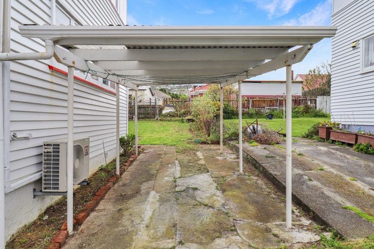 Photo of property in 5 Takatimu Way, Johnsonville, Wellington, 6037