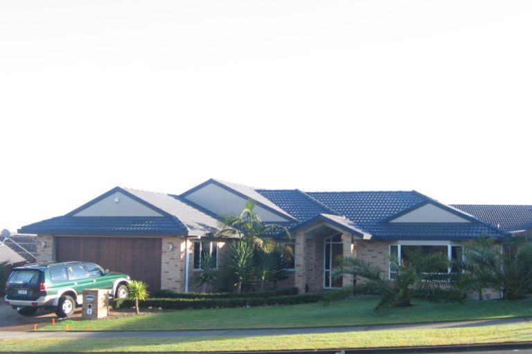 Photo of property in 57 Moyrus Crescent, East Tamaki Heights, Auckland, 2016