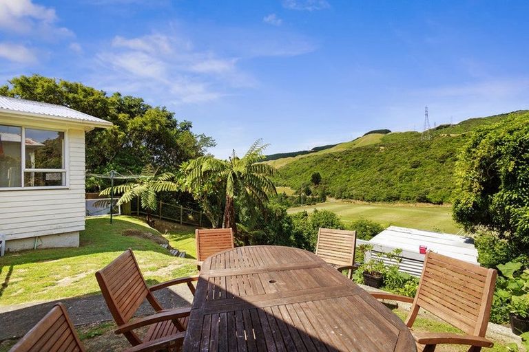 Photo of property in 17 Nassau Avenue, Grenada North, Wellington, 5028