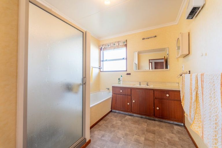 Photo of property in 2 Oxford Street, Holmes Hill, Oamaru, 9401