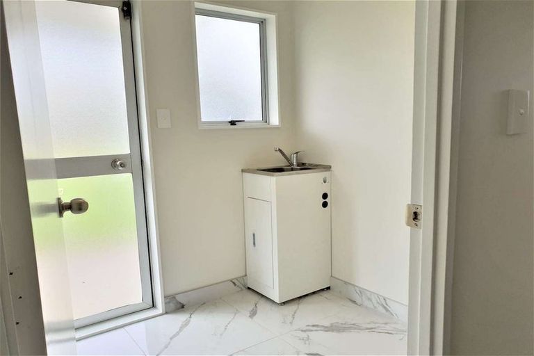 Photo of property in 26 Hinerau Street, Henderson, Auckland, 0612