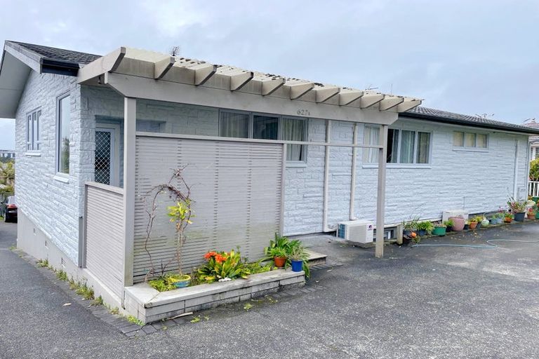 Photo of property in 627 Beach Road, Rothesay Bay, Auckland, 0630