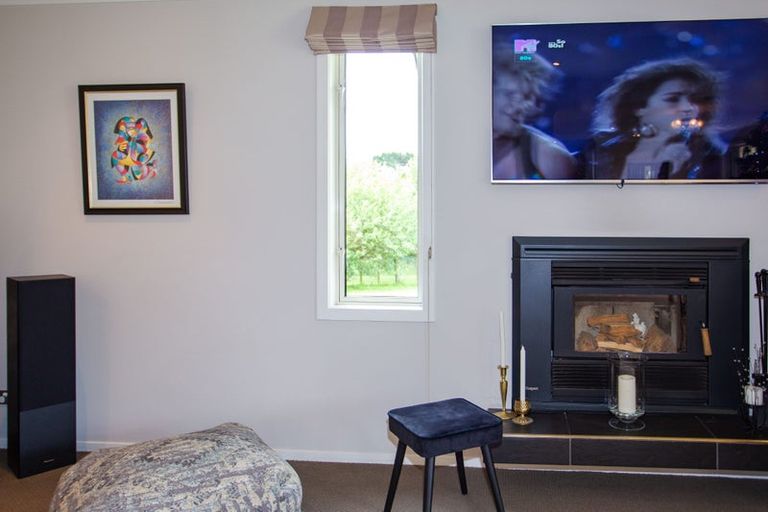 Photo of property in 28 Robert Ross Place, Clendon Park, Auckland, 2103