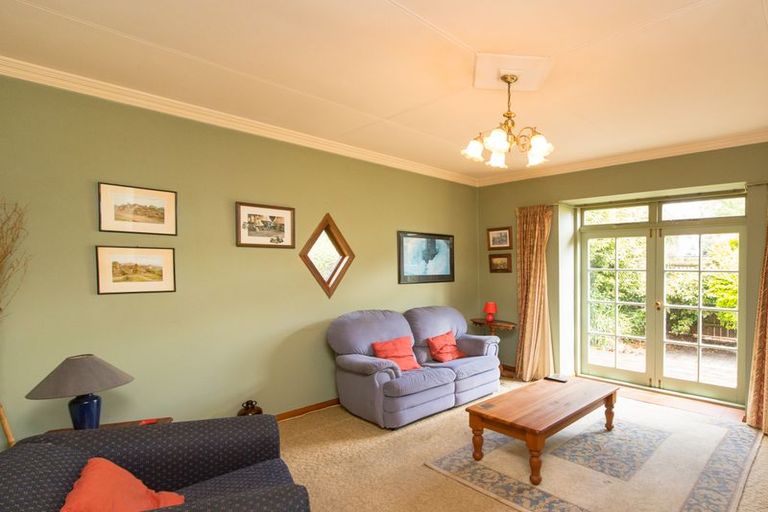 Photo of property in 34 Florence Avenue, Palmerston North, 4414