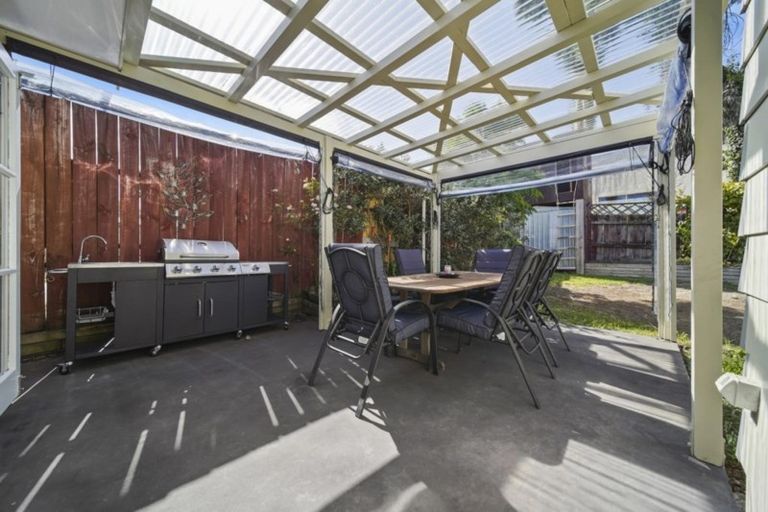 Photo of property in 34 Reelick Avenue, Pakuranga Heights, Auckland, 2010