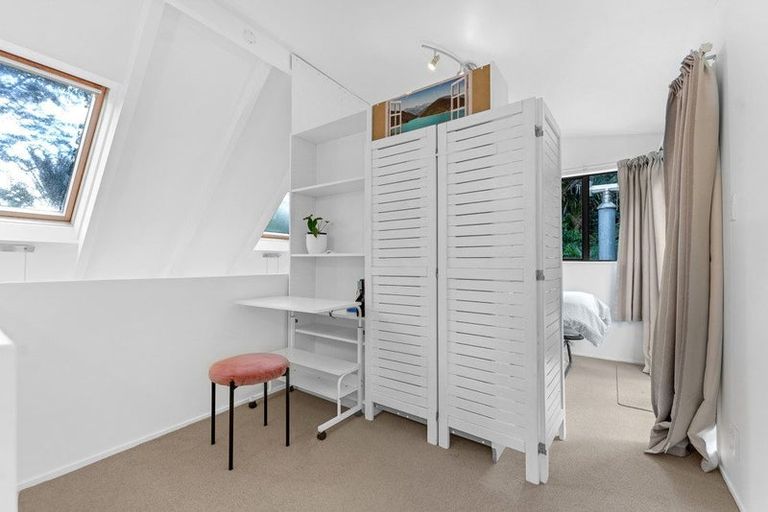 Photo of property in 576c South Titirangi Road, Titirangi, Auckland, 0604
