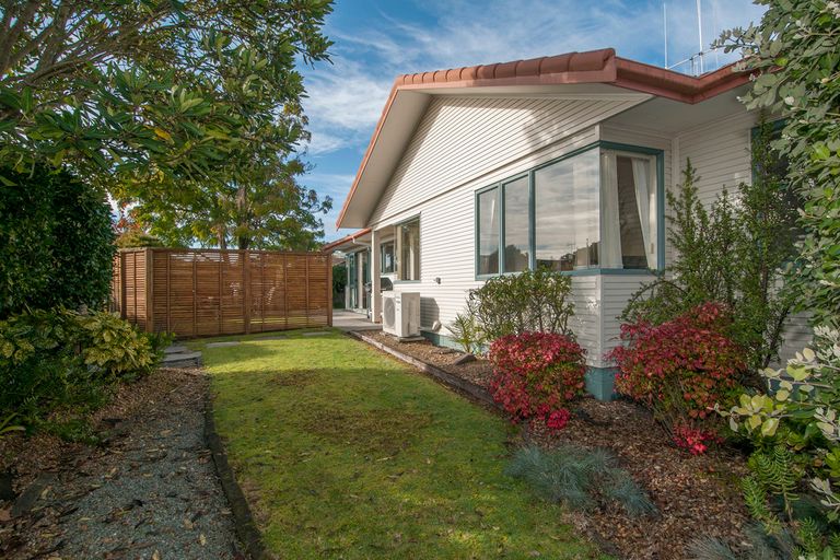 Photo of property in 10 Meadowviews Drive, Welcome Bay, Tauranga, 3112