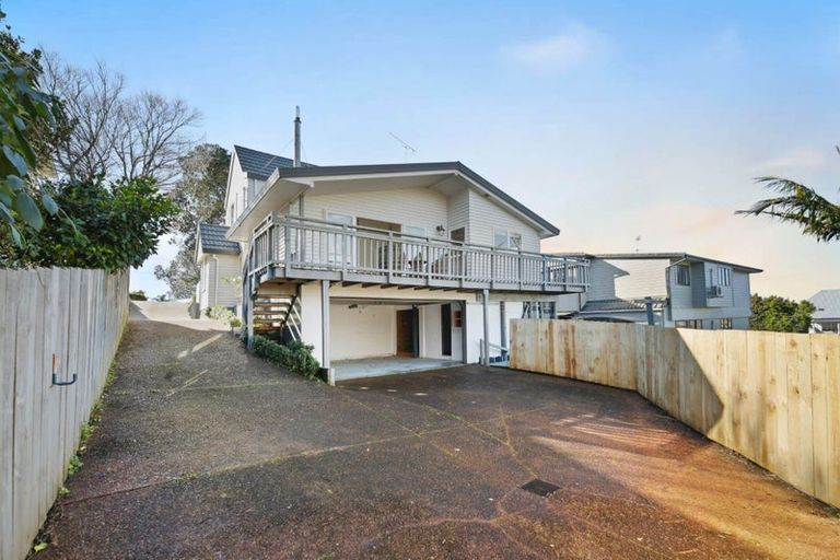 Photo of property in 19 Beach Road, Mellons Bay, Auckland, 2014